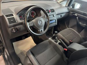 Volkswagen Touran Advance  - Foto 12