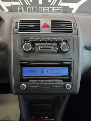 Volkswagen Touran Advance  - Foto 17