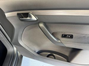 Volkswagen Touran Advance  - Foto 16