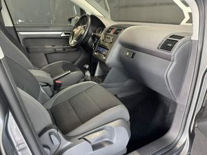 Volkswagen Touran Advance  - Foto 14