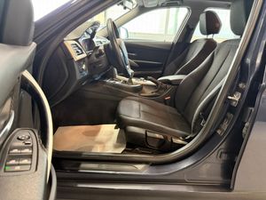 BMW Serie 3 318 d  - Foto 15