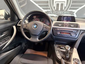 BMW Serie 3 318 d  - Foto 9