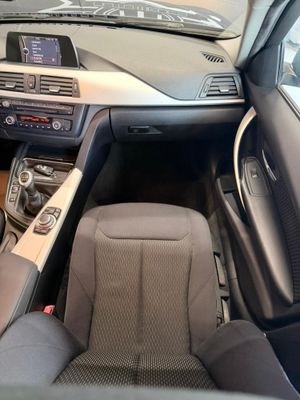 BMW Serie 3 318 d  - Foto 12