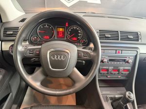 Audi A4 2.0 TDI  - Foto 9