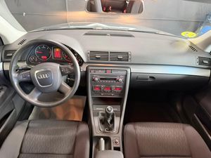 Audi A4 2.0 TDI  - Foto 10