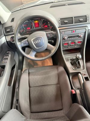 Audi A4 2.0 TDI  - Foto 8