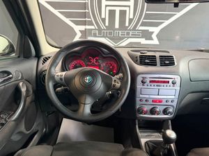 Alfa Romeo 147 1.9 JTD 120 Sport  - Foto 6