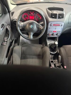 Alfa Romeo 147 1.9 JTD 120 Sport  - Foto 7
