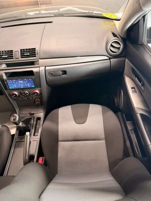 Mazda 3 1.6 CRDT Sportive  - Foto 11