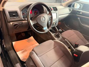 Volkswagen Golf Advance  - Foto 9