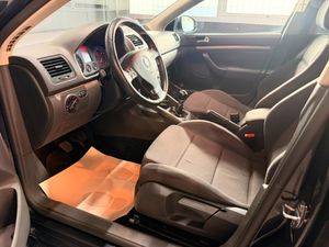 Volkswagen Golf Advance  - Foto 12
