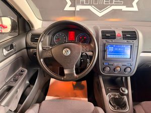 Volkswagen Golf Advance  - Foto 11