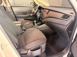 Kia Carens Concept  - Foto 12