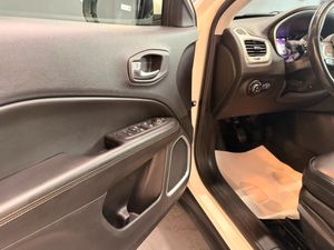 Jeep Renegade LONGUITUDE  - Foto 16
