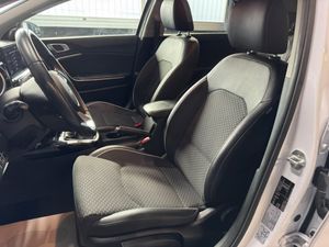 Kia Ceed Tech  - Foto 11