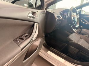 Opel Astra GS Line Start/Stop  - Foto 12
