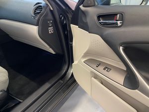 Lexus IS 220d   - Foto 12