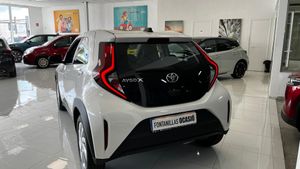 Toyota Aygo 5p 70 x-play - Foto 5