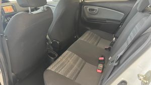 Toyota Yaris active - Foto 13