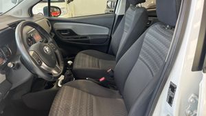 Toyota Yaris active - Foto 10