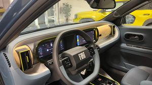 Fiat Grande Panda LA PRIMA HYBRID - Foto 15