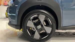 Fiat Grande Panda LA PRIMA HYBRID - Foto 5