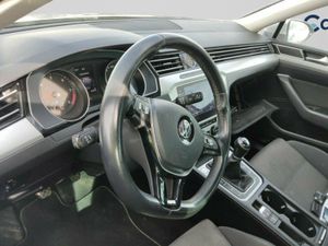 Volkswagen Passat (o) Advance 2.0 Tdi 110kw (150cv) - Foto 8