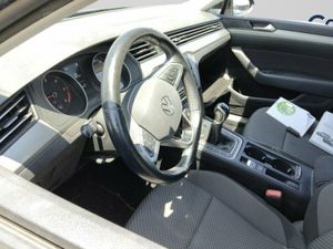 Volkswagen Passat Variant 2.0 Tdi 110kw (150cv) - Foto 8