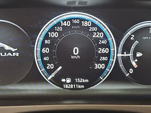 Jaguar F-Pace 2.0L i4D AWD Manual R-Sport - Foto 17