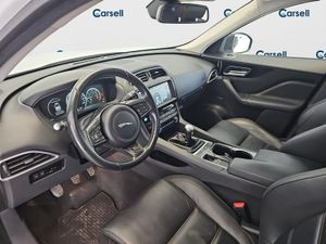 Jaguar F-Pace 2.0L i4D AWD Manual R-Sport - Foto 18
