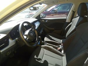 Skoda Kamiq 1.0 Tsi 81kw (110cv) Dsg Ambition - Foto 8