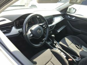 Skoda Kamiq 1.0 Tsi 81kw (110cv) Dsg Ambition - Foto 8