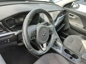 Kia Niro 1.6 Gdi Hev 104kw (141cv) Concept - Foto 8