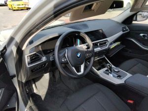 Bmw Series 3 330e - Foto 8