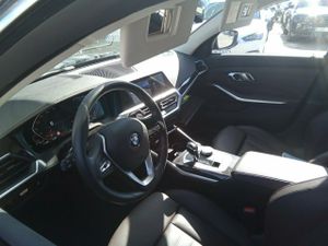 Bmw Series 3 330i Auto. Touring - Foto 8