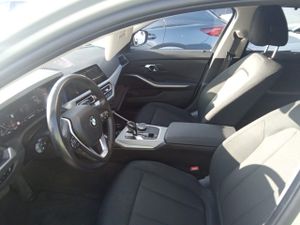 Bmw Series 3 320d Auto.touring - Foto 8