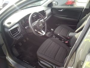 Kia Stonic 1.0 T-gdi 88kw (120cv) Mhev Imt Drive - Foto 8