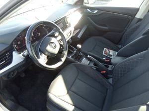 Skoda Kamiq 1.0 Tsi 81kw (110cv) Emotion - Foto 8