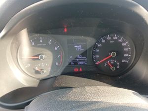 Kia Stonic 1.2 Dpi 62kw (84cv) Concept - Foto 9