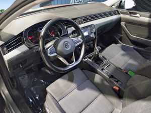Volkswagen Passat Variant Executive 2.0 Tdi 110kw (150cv) - Foto 8