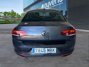 Volkswagen Passat Executive 2.0 Tdi 110kw (150cv) - Foto 6