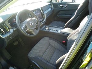 Volvo Xc60 2.0 B4 D Essential Auto - Foto 8