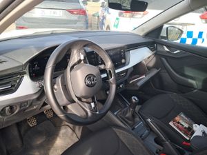 Skoda Kamiq 1.0 Tsi 81kw (110cv) Ambition - Foto 8