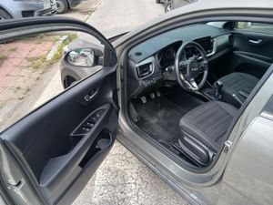 Kia Stonic 1.0 T-gdi 88kw (120cv) Mhev Imt Drive - Foto 6