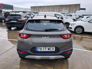 Kia Stonic 1.0 T-gdi 88kw (120cv) Mhev Imt Drive - Foto 6