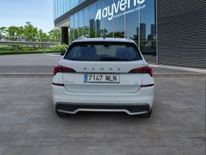 Skoda Kamiq 1.0 Tsi 85kw (115cv) Selection - Foto 6