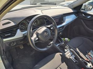 Skoda Kamiq 1.0 Tsi 85kw (115cv) Selection - Foto 8