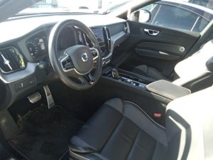 Volvo Xc60 2.0 B4 D Awd R-design Auto - Foto 8