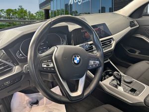 Bmw Series 3 320d Auto.touring - Foto 8