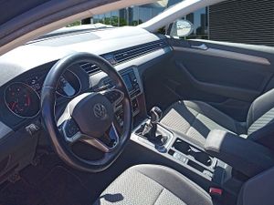Volkswagen Passat Business 2.0 Tdi 110kw (150cv) - Foto 8